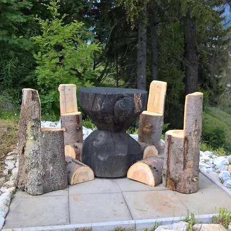 Sven & Marc Graechen, Niedergraechen Vallis Domek alpejski St. Niklaus